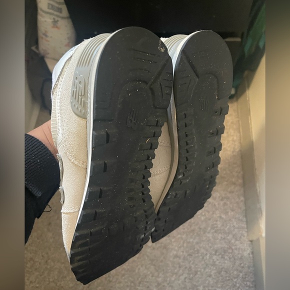 New Balance 574 Beige Sneakers - Picture 4 of 7